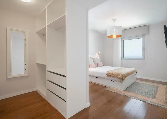 Alameda Formosa I By An Island Funchal (Madeira)