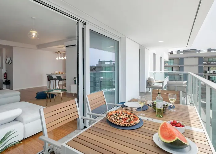 Alameda Formosa I By An Island