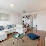 Alameda Formosa I By An Island Apartment *