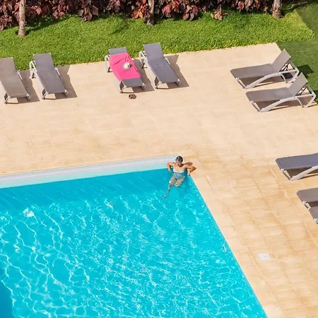 Alameda Formosa I By An Island Apartment