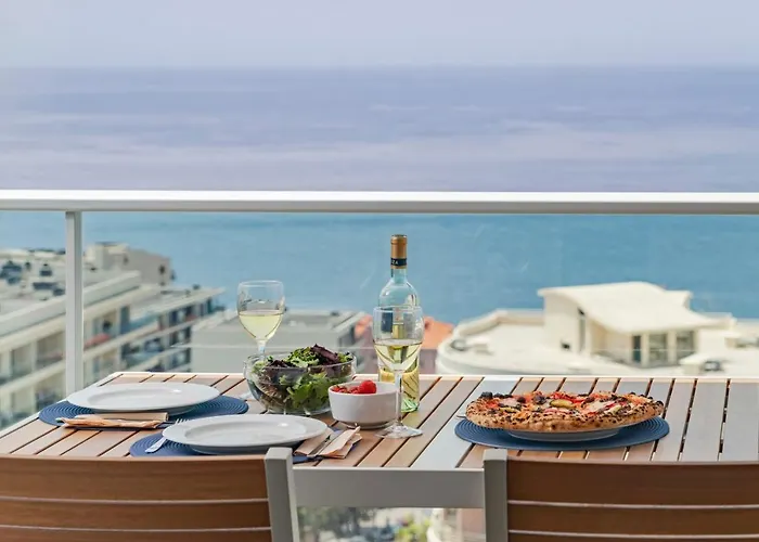 Alameda Formosa I By An Island *