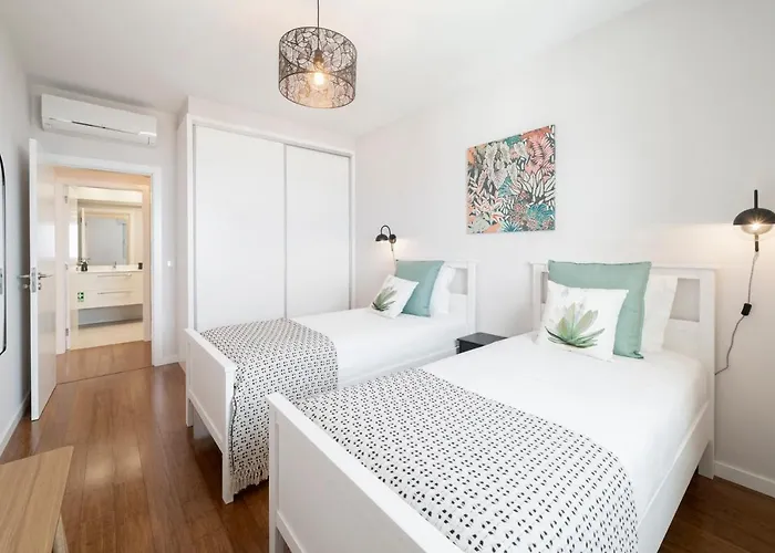 Alameda Formosa I By An Island *