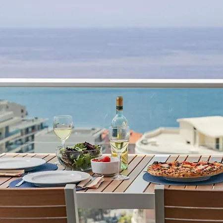 Alameda Formosa I By An Island *