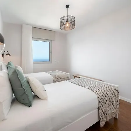 Alameda Formosa I By An Island *