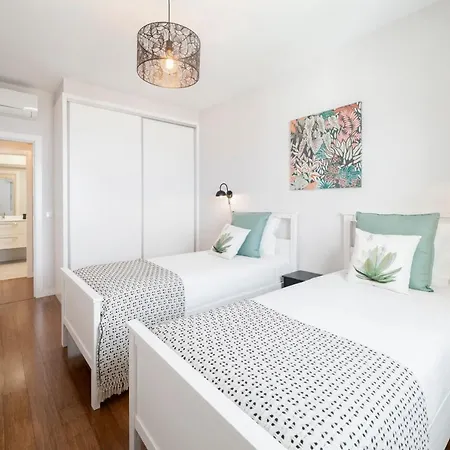 Alameda Formosa I By An Island *