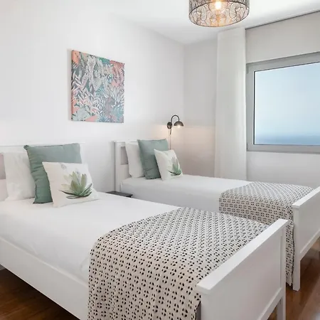 Alameda Formosa I By An Island