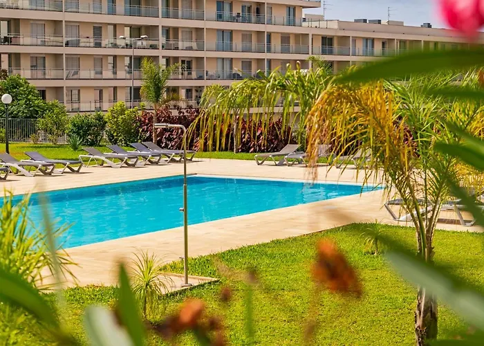 Alameda Formosa I By An Island * Funchal (Madeira)