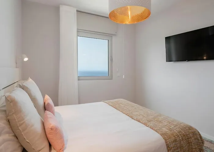 Alameda Formosa I By An Island * Funchal (Madeira)